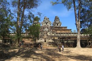 eksplorasi-kuil-ta-prohm-keajaiban-yang-terjepit-di-hutan