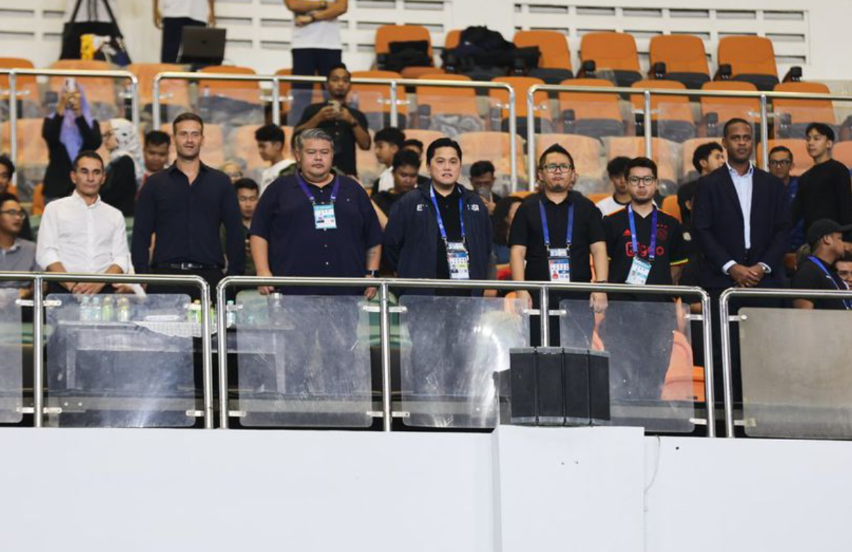 tim-pelatih-timnas-indonesia-pantau-pertandingan-dewa-united-vs-persija-jakarta-didampingi-erick-thohir