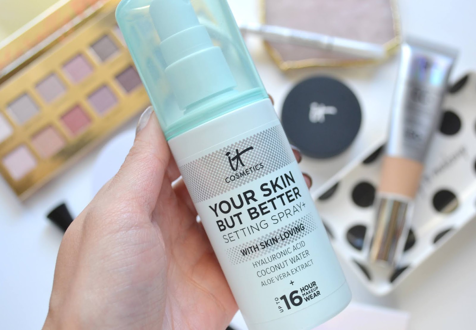 IT Cosmetics Your Skin But Better Setting Spray+: Solusi Tahan Lama untuk Wajah Sempurna